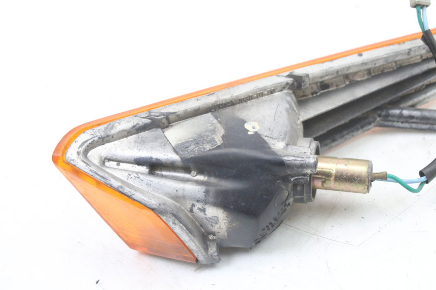 photo de Pisca dianteiro direito HONDA SCV LEAD 100 (2003 - 2007) - Pontos de fixação