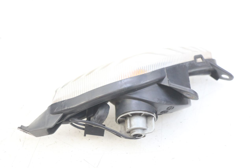 photo de Pisca dianteiro direito SUZUKI SIXTEEN 125 (2008 - 2010) - Pontos de fixação