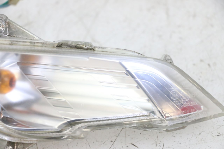 photo de Pisca dianteiro direito PEUGEOT TWEET 4T 50 (2014 - 2019) - Pontos de fixação