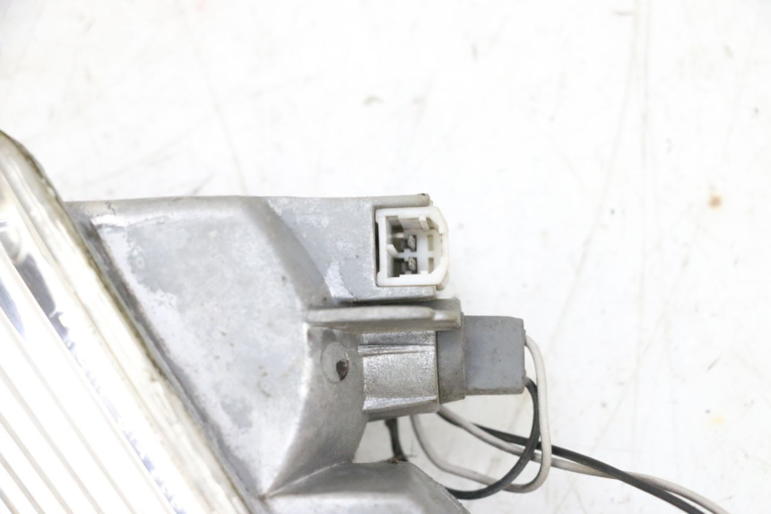 photo de Pisca dianteiro direito PIAGGIO VESPA GTS SUPER IE 125 (2009 - 2016) - Zoom do estado de desgaste
