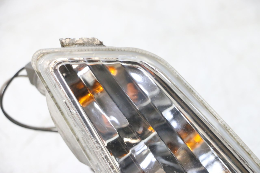 photo de Pisca dianteiro direito PIAGGIO VESPA GTS SUPER IE 125 (2009 - 2016) - Estado da superfície
