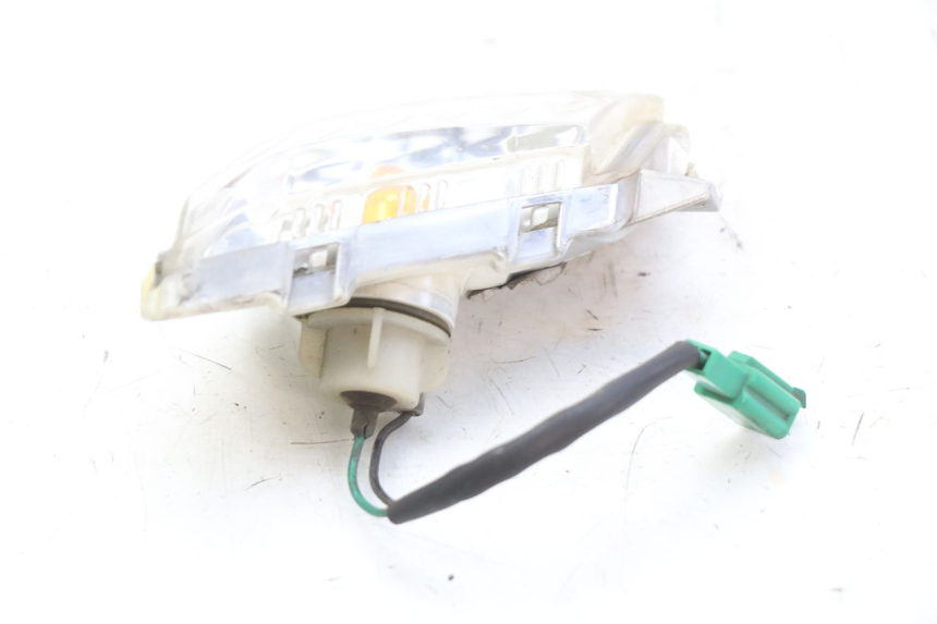 photo de Pisca dianteiro direito YAMAHA XMAX X-MAX 125 (2006 - 2009) - Ampliação técnica