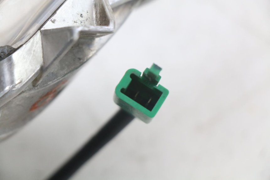 photo de Pisca dianteiro direito YAMAHA X-MAX XMAX 250 (2006 - 2009) - Estado da superfície