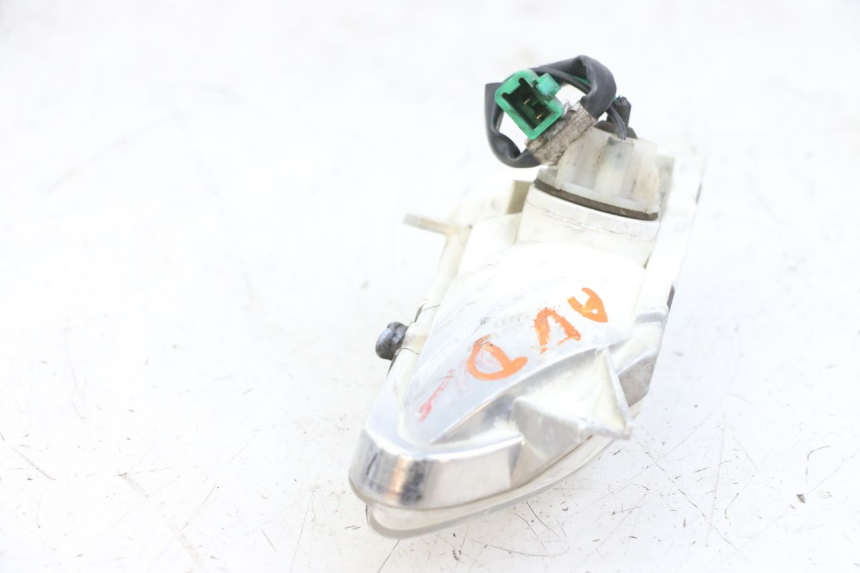 photo de Pisca dianteiro direito YAMAHA XMAX X-MAX 125 (2006 - 2009) - Zoom do estado de desgaste
