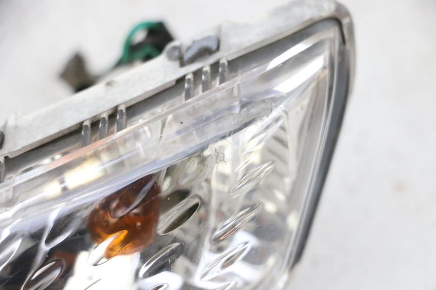photo de Pisca dianteiro direito YAMAHA XMAX X-MAX 125 (2006 - 2009) - Estado da superfície