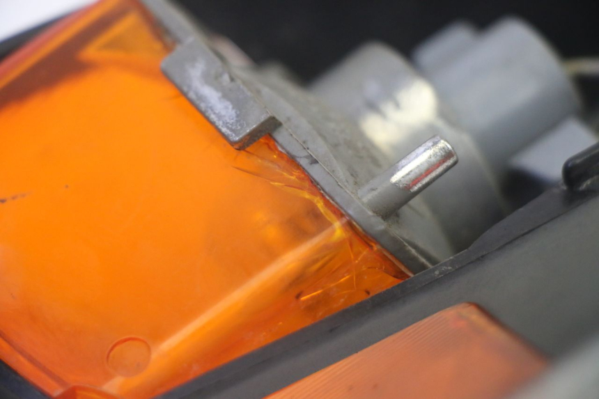 photo de Pisca dianteiro esquerdo KAWASAKI GPZ RX 1000 (1986 - 1988) - Pontos de fixação