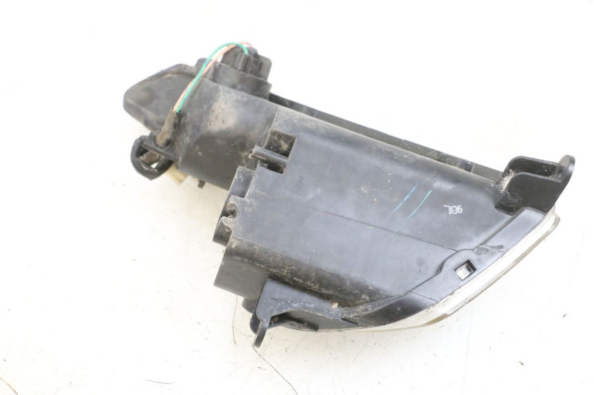 photo de Pisca dianteiro esquerdo SYM GTS EVO 125 (2009 - 2013) - Peça verificada