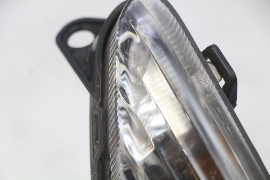 photo de Pisca dianteiro esquerdo SUZUKI SIXTEEN 125 (2008 - 2010) - Detalhe da peça
