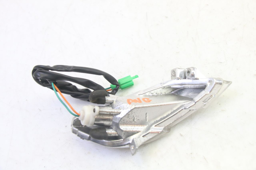 photo de Pisca dianteiro esquerdo PEUGEOT TWEET PRO EFI 4T 50 (2021 - 2022) - Zoom do estado de desgaste