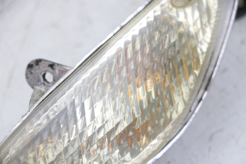 photo de Pisca dianteiro esquerdo UNIVERSAL BIKE ZN50QT-11B 50 (2018 - 2021) - Detalhe da peça