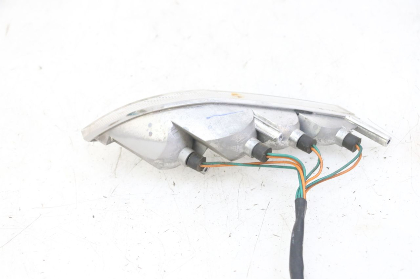 photo de Pisca dianteiro esquerdo PEUGEOT VIVACITY NEW 4T 50 (2008 - 2017) - Zoom do estado de desgaste