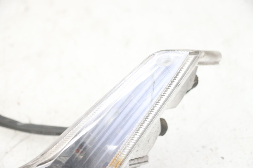 photo de Pisca dianteiro esquerdo PEUGEOT VIVACITY NEW 4T 50 (2008 - 2017) - Pontos de fixação