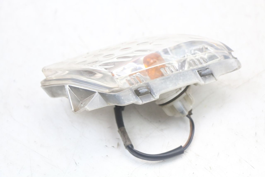 photo de Pisca dianteiro esquerdo YAMAHA X-MAX XMAX 250 (2006 - 2009) - Zoom do estado de desgaste