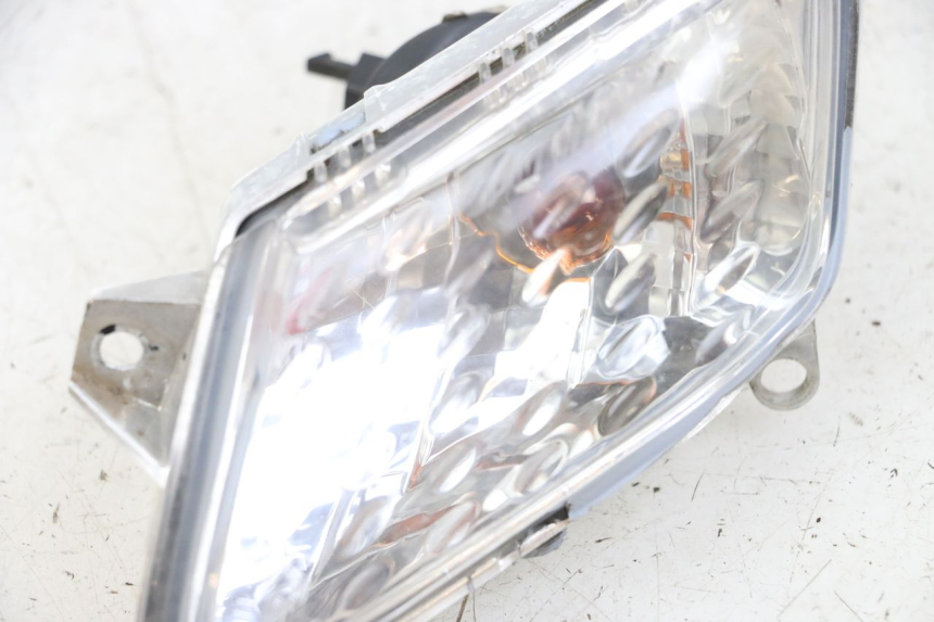 photo de Pisca dianteiro esquerdo YAMAHA XMAX X-MAX 125 (2006 - 2009) - Detalhe da peça