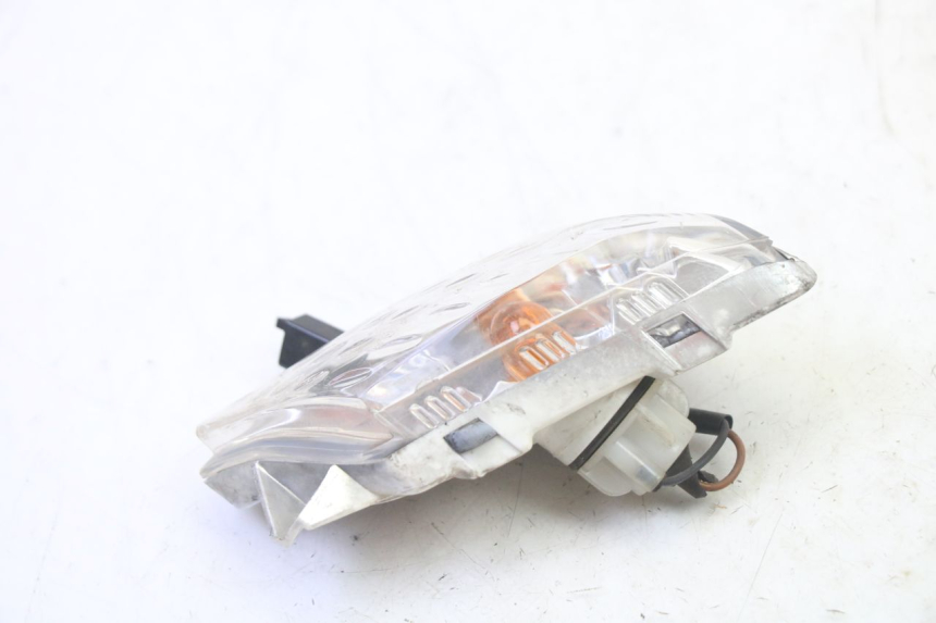 photo de Pisca dianteiro esquerdo YAMAHA X-MAX XMAX 250 (2006 - 2009) - Zoom do estado de desgaste