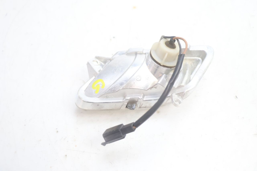 photo de Pisca dianteiro esquerdo YAMAHA XMAX X-MAX 125 (2006 - 2009) - Zoom do estado de desgaste
