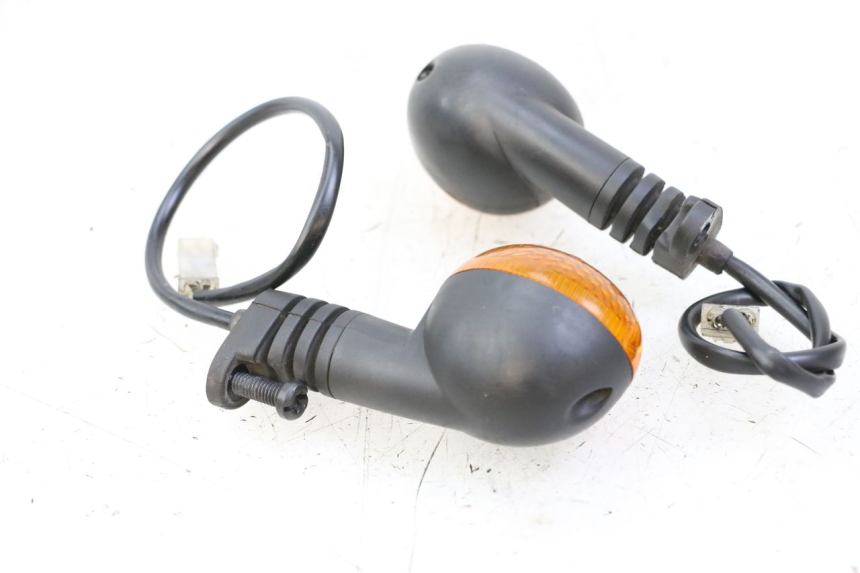 photo de Pisca dianteiro PEUGEOT LUDIX 50 (2008 - 2017) - Pontos de fixação
