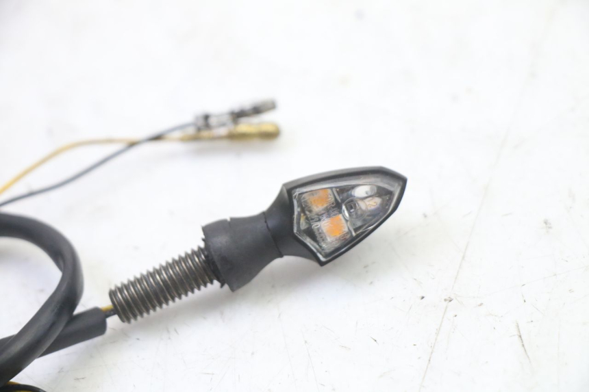 photo de PISCA DIANTEIRO SUZUKI SV S 650 (2003 - 2009) - Pontos de fixação
