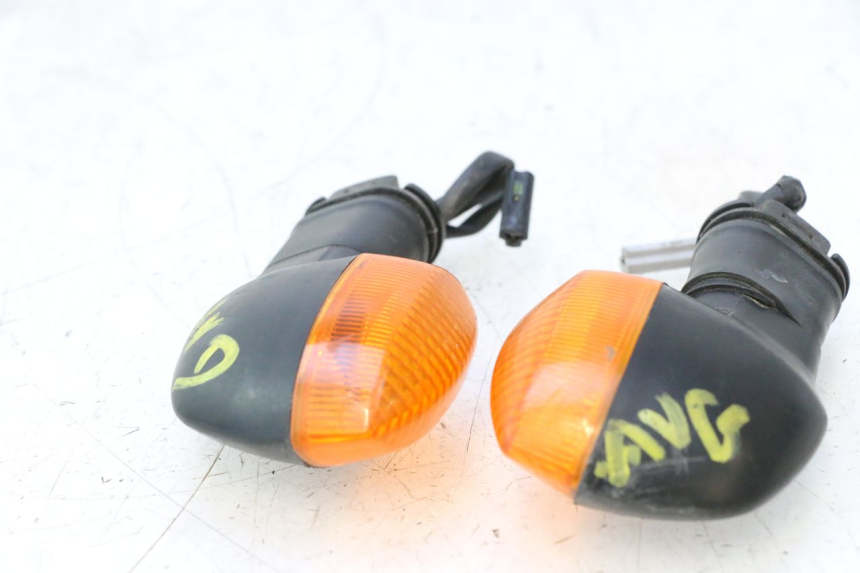 photo de SETAS DIANTEIRAS YAMAHA TDM ABS 900 (2002 - 2014) - Outro ângulo de visão