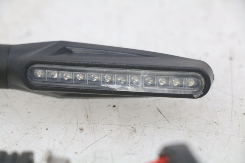 photo de Pisca dianteiro KEEWAY TX 50 (2008 - 2015) - Pontos de fixação