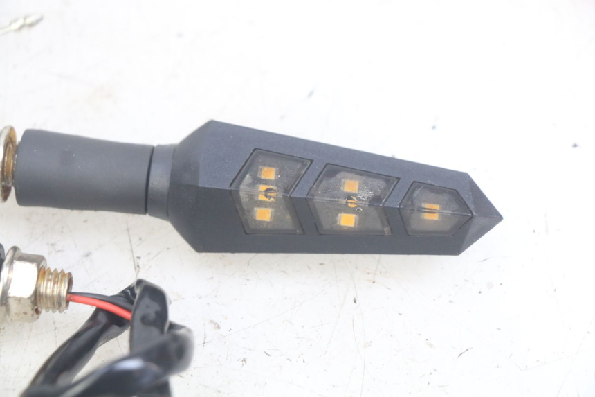 photo de Pisca dianteiro MOTRAC URBAN 4T 50 (2016 - 2024) - Estado da superfície