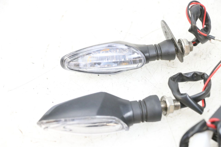 photo de Pisca dianteiro KAWASAKI ZR 7 750 (1999 - 2004) - Ampliação dos componentes