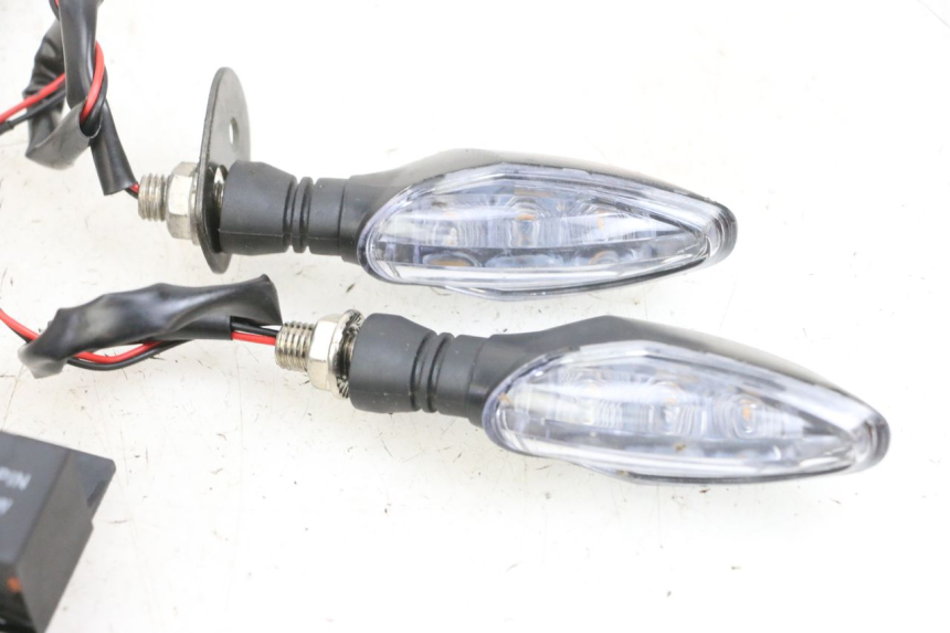 photo de Pisca dianteiro KAWASAKI ZR 7 750 (1999 - 2004) - Vista de perto