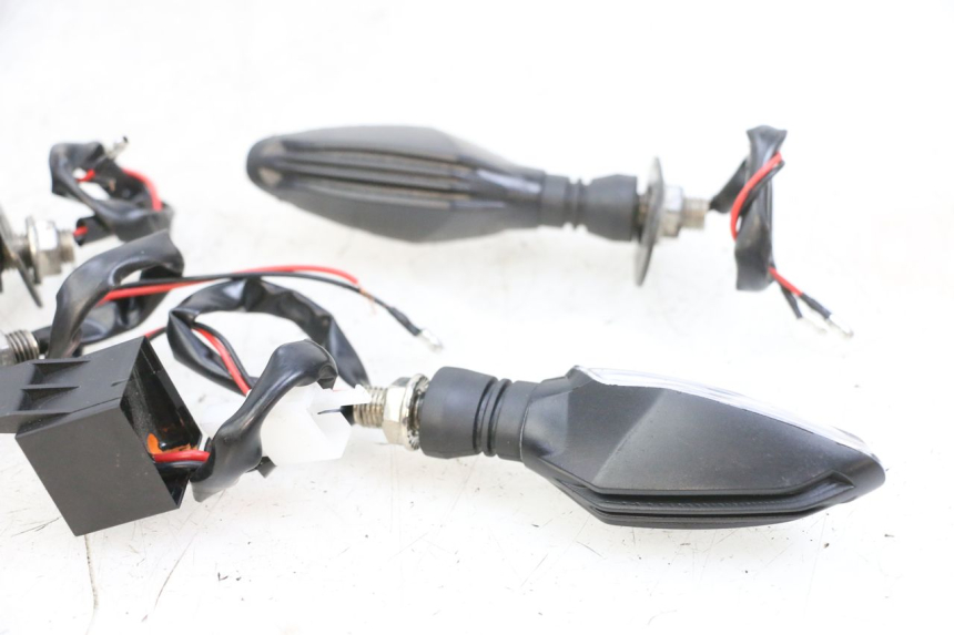 photo de Pisca dianteiro KAWASAKI ZR 7 750 (1999 - 2004) - Pontos de fixação