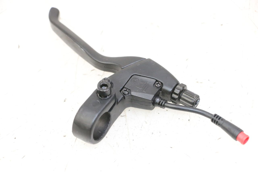 photo de MANETE DE FREIO DIREITA KUKIRIN G2 MASTER 1 - Pontos de fixação