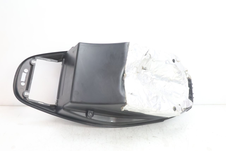 photo de BAÚ DE SELIM KYMCO AGILITY CITY 16P 125 (2015 - 2024) - Pontos de fixação