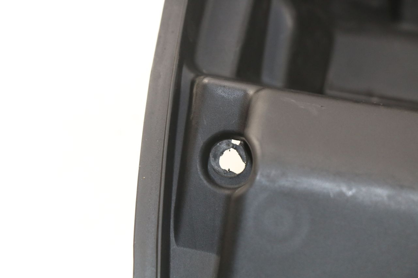photo de BAÚ DE SELIM KYMCO AGILITY CITY 4T 50 (2008 - 2016) - Detalhe da peça