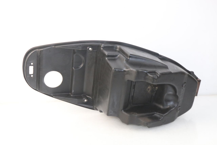 photo de BAÚ DE SELIM KYMCO AGILITY CITY 4T 50 (2008 - 2016) - Outro ângulo de visão