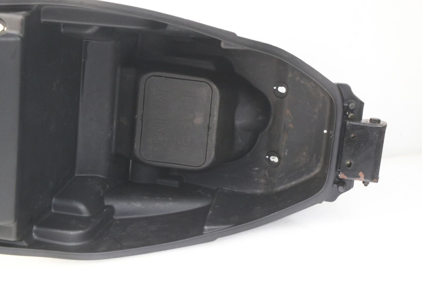 photo de BAÚ DE SELIM KYMCO AGILITY CITY 4T 50 (2008 - 2016) - Estado da superfície