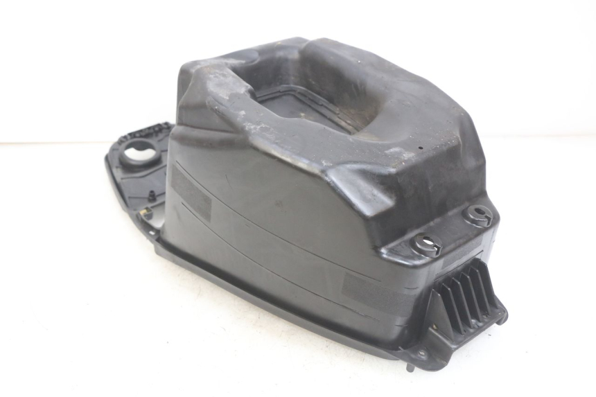 photo de BAÚ DE SELIM KYMCO AGILITY RS 4T 50 (2009 - 2013) - Detalhe da peça
