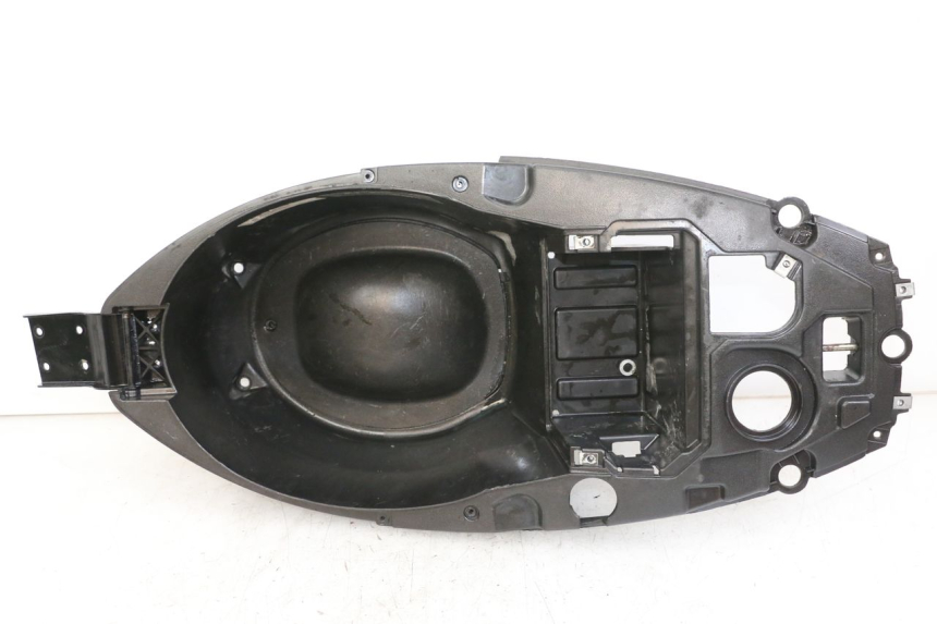photo de BAÚ DE SELIM APRILIA SR MOTARD 50 (2012 - 2018) - Detalhe da peça