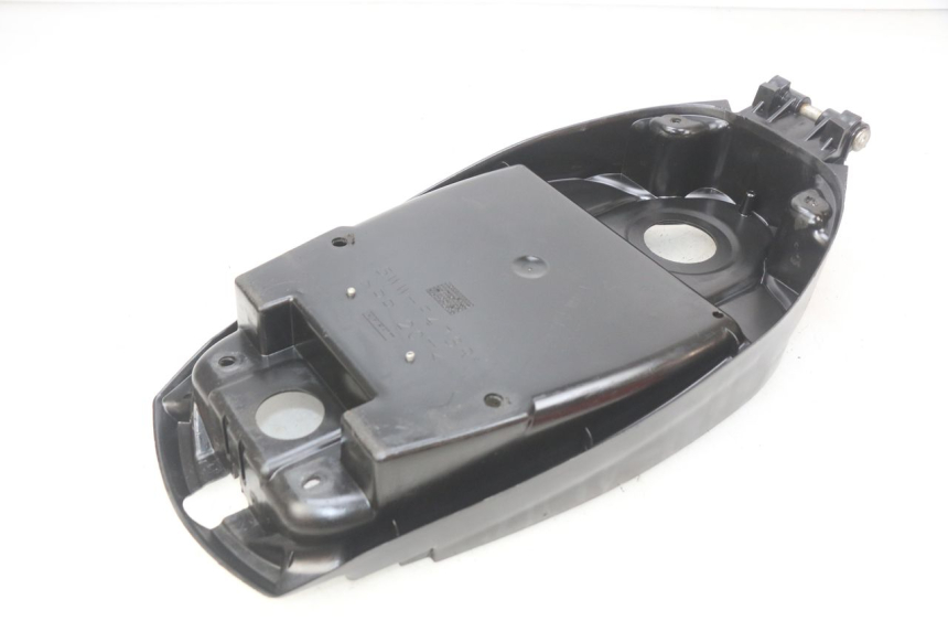 photo de BAÚ DE SELIM MBK BOOSTER SPIRIT NAKED 50 (2004 - 2017) - Zoom do estado de desgaste