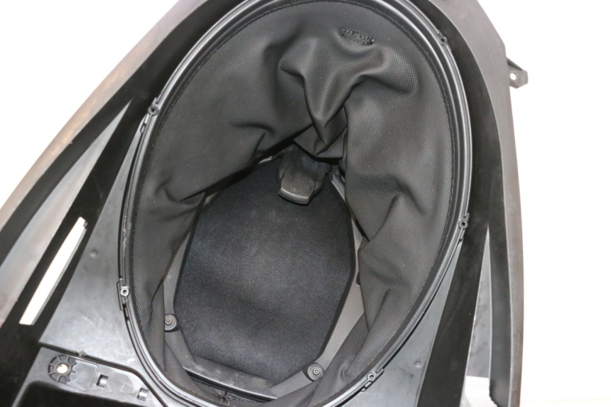 photo de BAÚ DE ASSENTO BMW C SPORT 650 (2015 - 2021) - Detalhe da peça