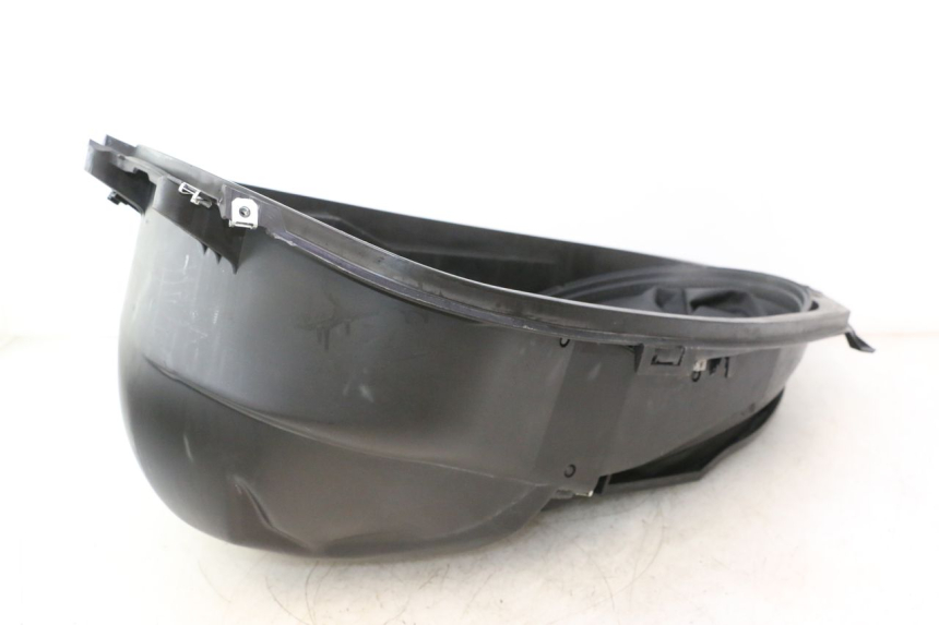 photo de BAÚ DE ASSENTO BMW C SPORT 650 (2015 - 2021) - Detalhes característicos