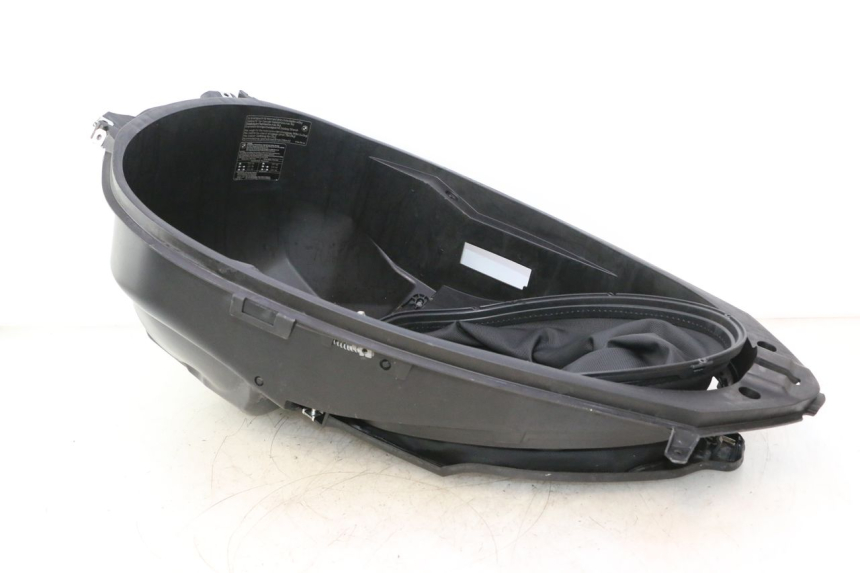 photo de BAÚ DE ASSENTO BMW C SPORT 650 (2015 - 2021) - Inspeção visual