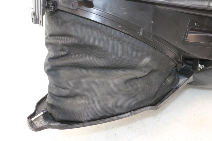 photo de BAÚ DE ASSENTO BMW C SPORT 650 (2015 - 2021) - Zoom do estado de desgaste