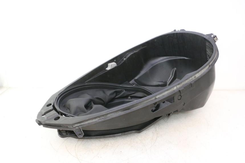 photo de BAÚ DE ASSENTO BMW C SPORT 650 (2015 - 2021) - Marcações e referências