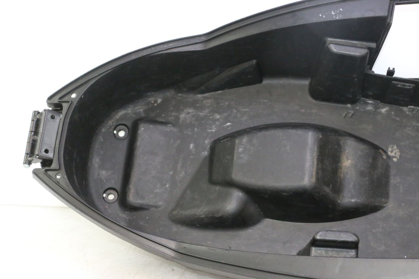 photo de BAÚ DE SELIM PEUGEOT CITYSTAR 2T 50 (2018 - 2021) - Detalhe da peça