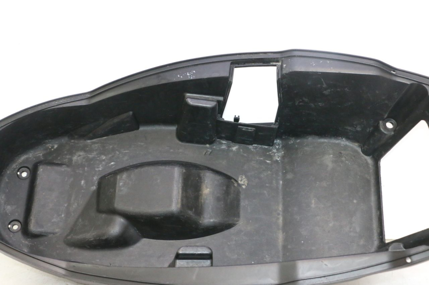 photo de BAÚ DE SELIM PEUGEOT CITYSTAR 2T 50 (2018 - 2021) - Zoom do estado de desgaste