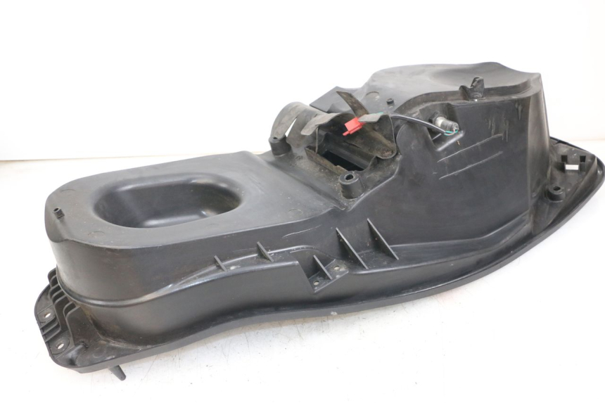 photo de BAÚ DE SELIM KYMCO DINK STREET 125 (2009 - 2014) - Detalhe da peça