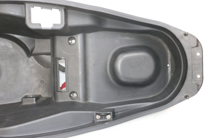 photo de BAÚ DE SELIM KYMCO DINK STREET 125 (2009 - 2014) - Vista geral