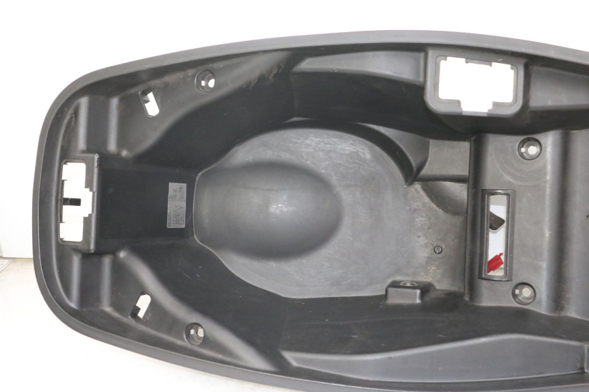 photo de BAÚ DE SELIM KYMCO DINK STREET 125 (2009 - 2014) - Pontos de fixação