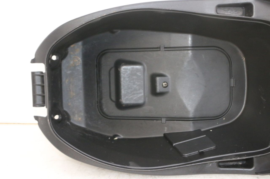 photo de BAÚ DE SELIM PEUGEOT DJANGO 4T 50 (2014 - 2019) - Pontos de fixação