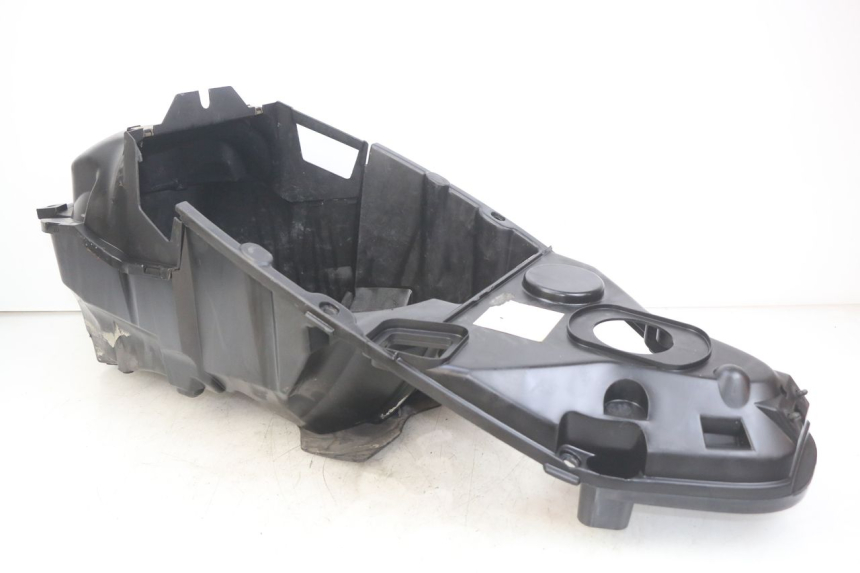 photo de BAÚ DE SELIM PEUGEOT ELYSEO 125 (1999 - 2004) - Pontos de fixação