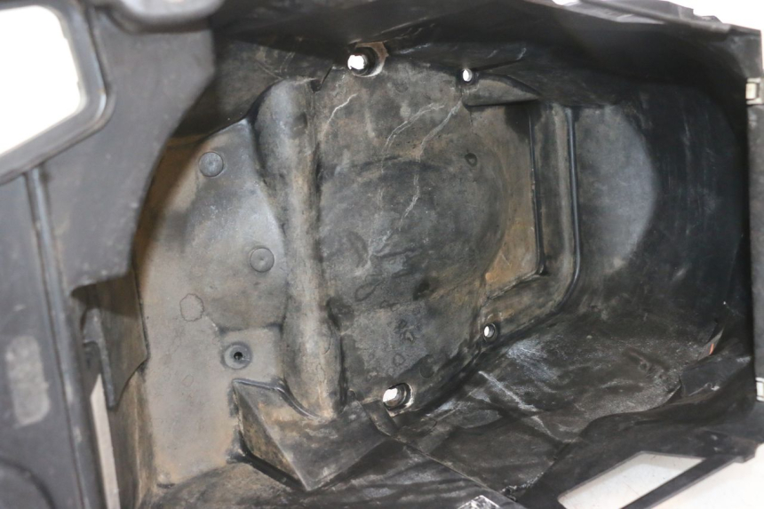 photo de BAÚ DE SELIM PEUGEOT ELYSTAR 50 (2002 - 2014) - Detalhe da peça