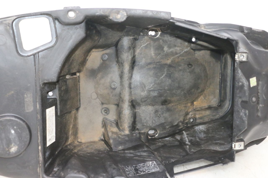 photo de BAÚ DE SELIM PEUGEOT ELYSTAR 50 (2002 - 2014) - Detalhes característicos